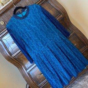 Eshakti Custom fit 1-2xl navy lace over turquoise